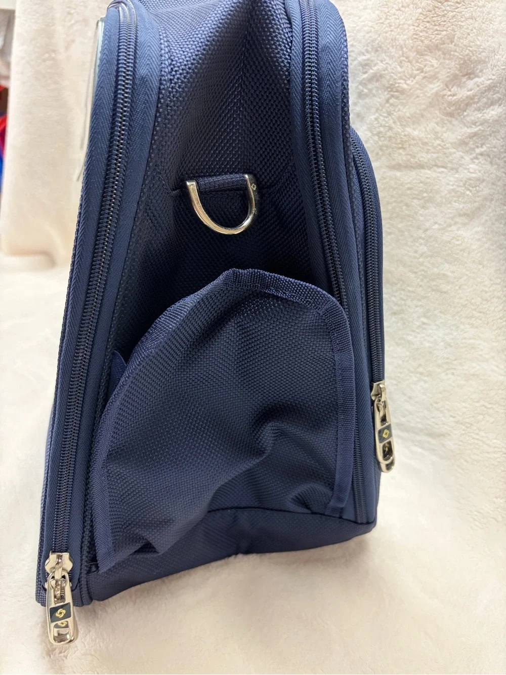 Samsonite Navy carry on bag